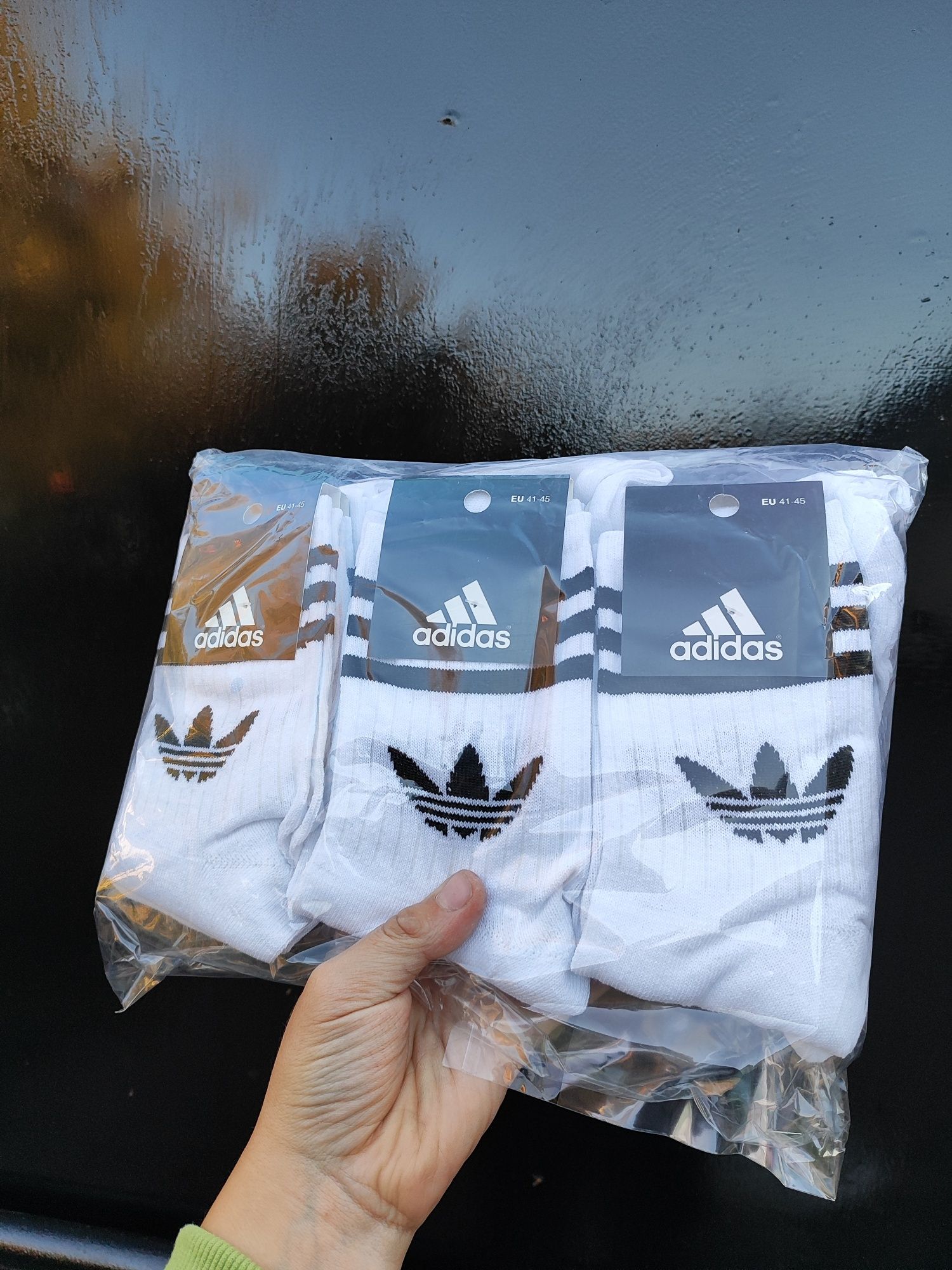 Білі,чорін шкарпетки Adidas