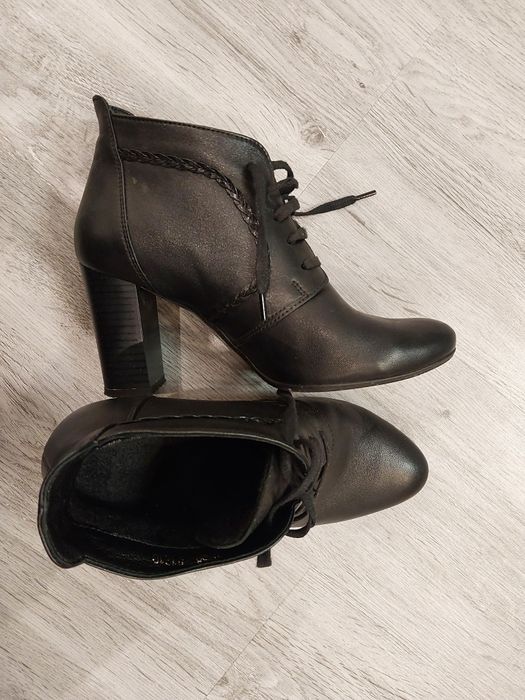 Жіночі черевики весняні 38 розмір