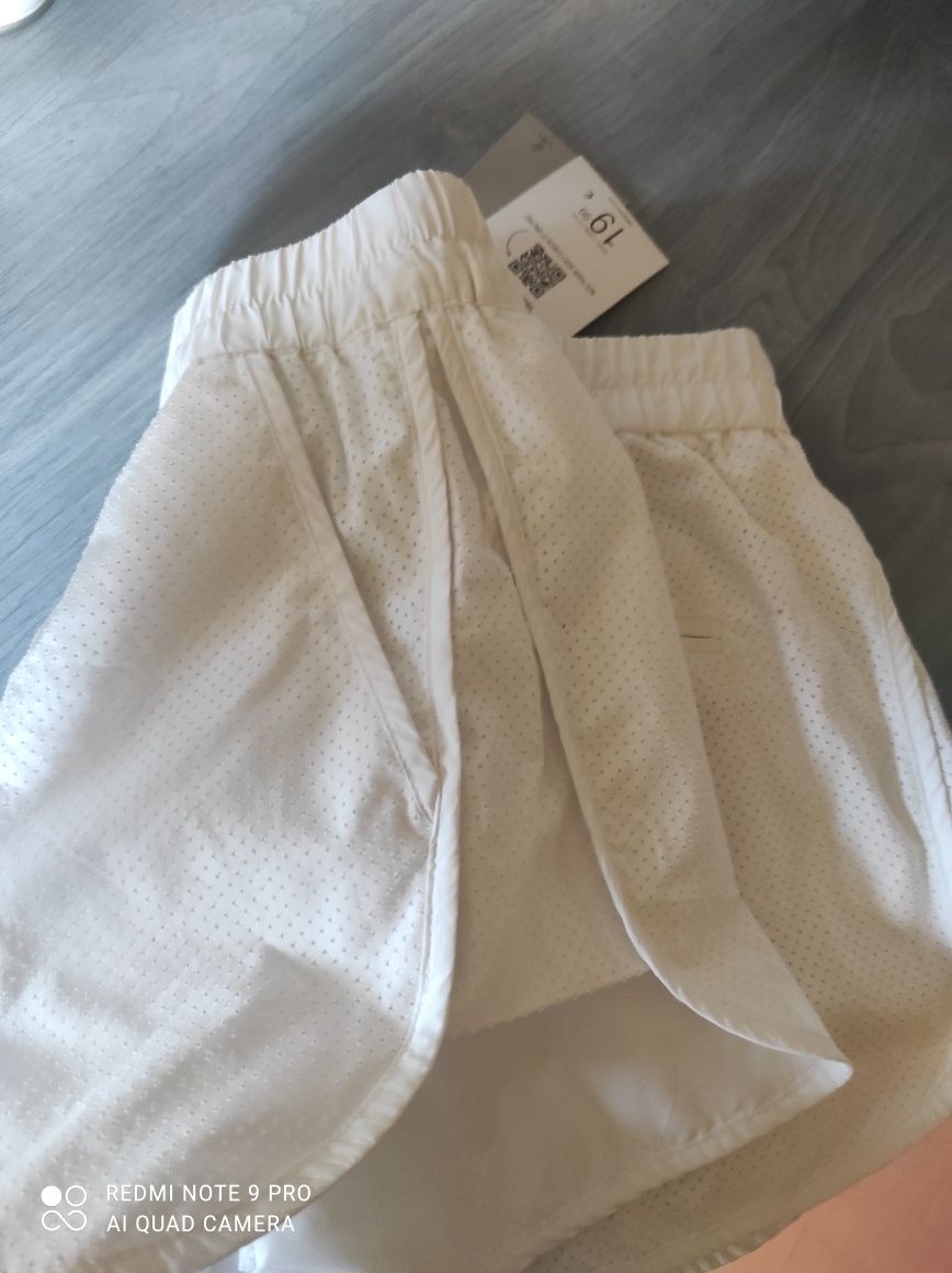 Женские шорты Bershka