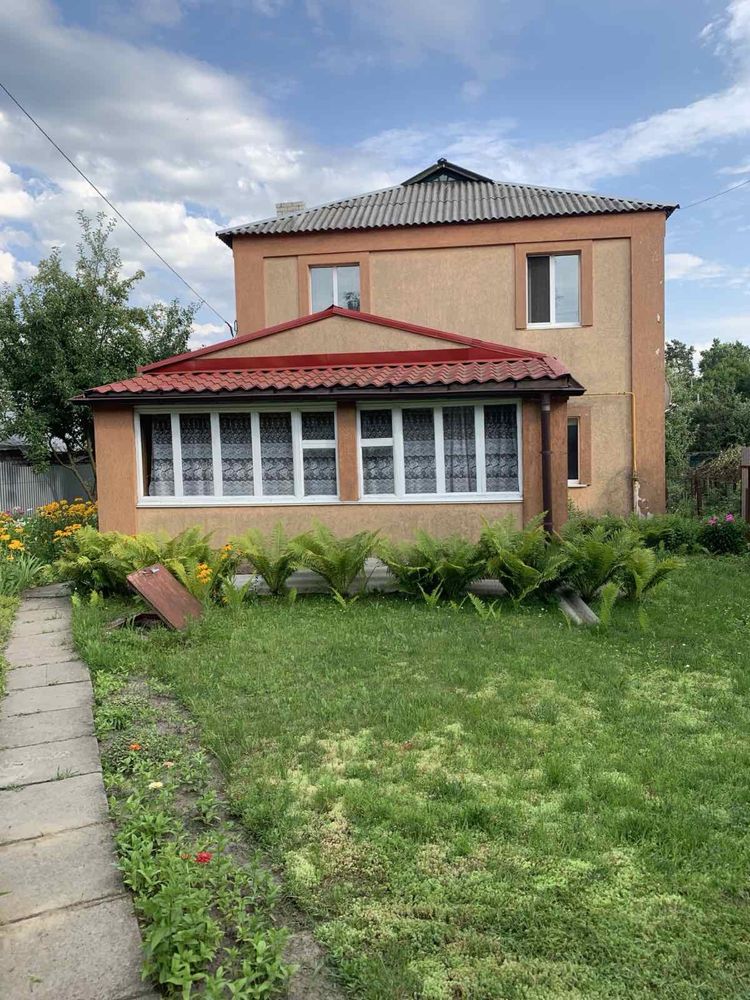 Продається великий затишний будинок на два входи