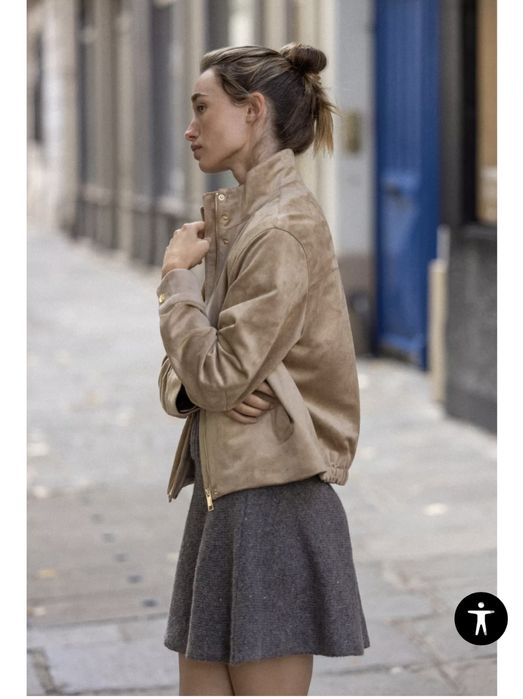 Куртка з коміром-стійкою та довгими рукавами