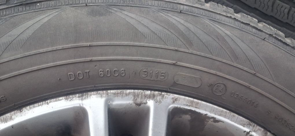 Alufelgi z oponami do ford kuga mk2 235/55 17 cali