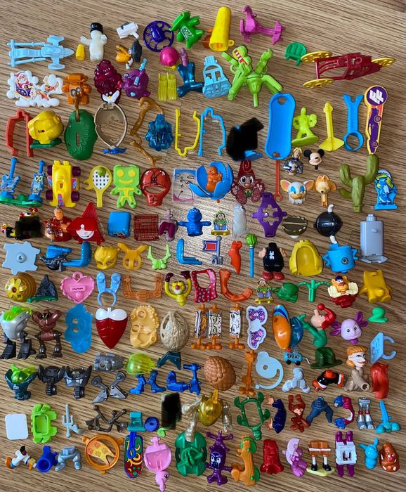 Киндер.Деталі.Частини.Кіндер.Kinder.Не комплект.