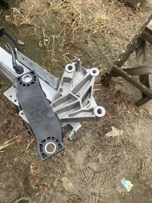 подушка двигателя рено 0,9