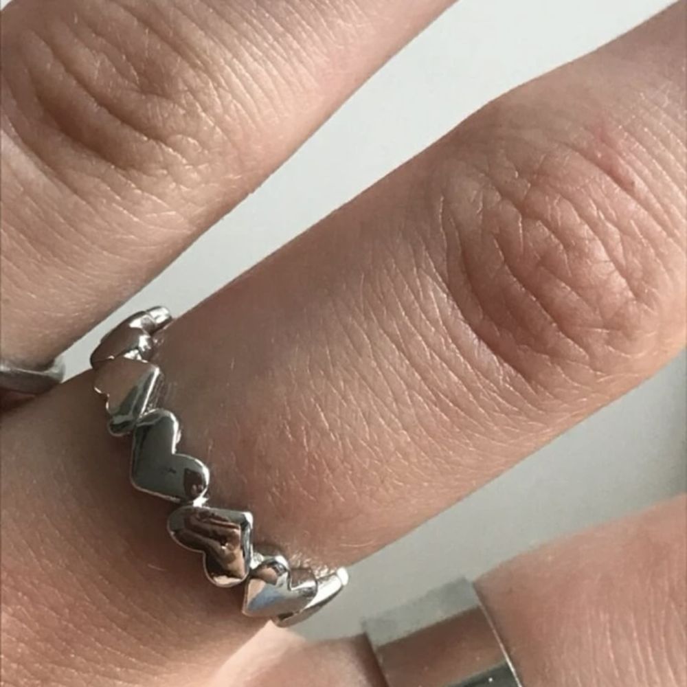 Nowy regulowany srebrny uniseks pierścionek sygnet Hearts Vintage