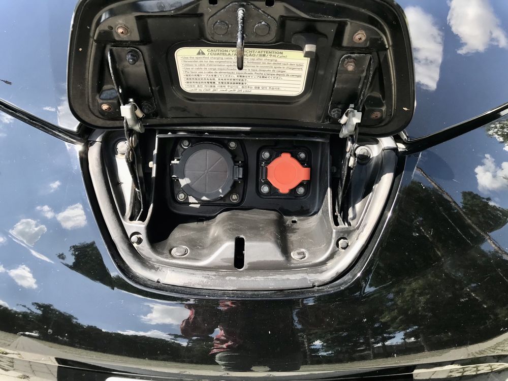 Продам Nissan Leaf SV 24 kw с Webasto