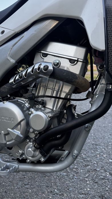 Мотоцикл Loncin lx300gy