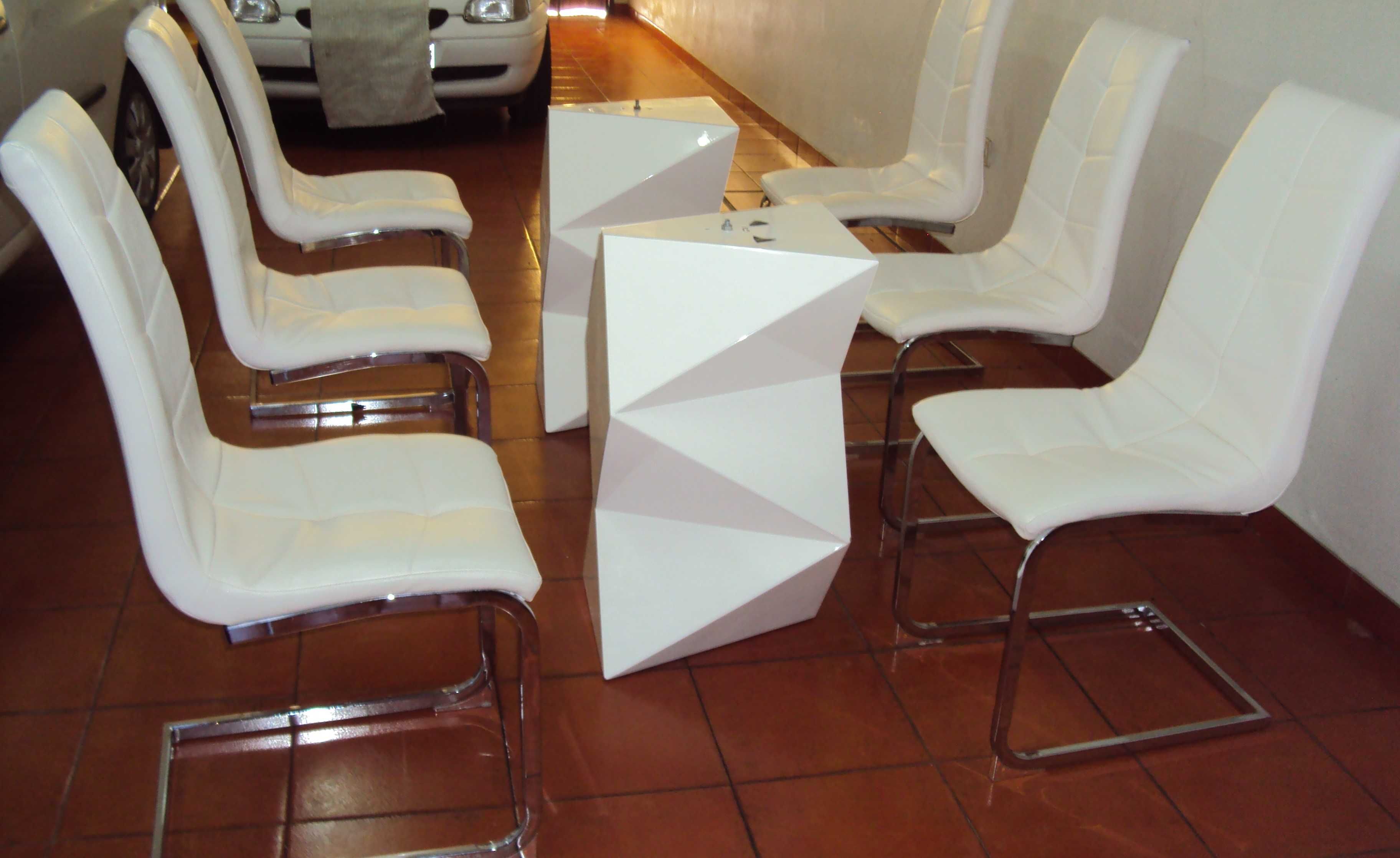 1 Mesa de Vidro 1,80m X 0,90cmX0,012mm pés de madeira  com 6 cadeira