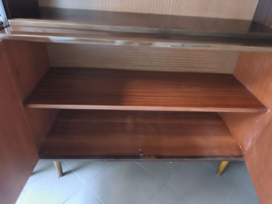 Meble z PRL sprzedam- dwie witrynki,barek