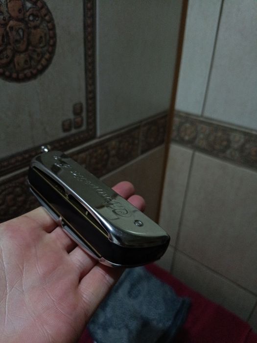 Ukulele plus chrometta