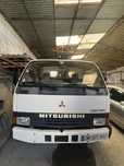 Carrinha Mitsubishi canter com grua