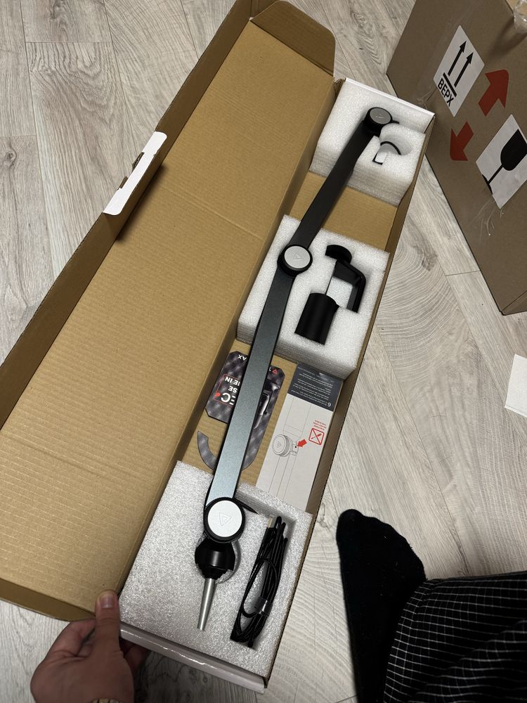 Стійка для мікрофону Thronmax caster boom