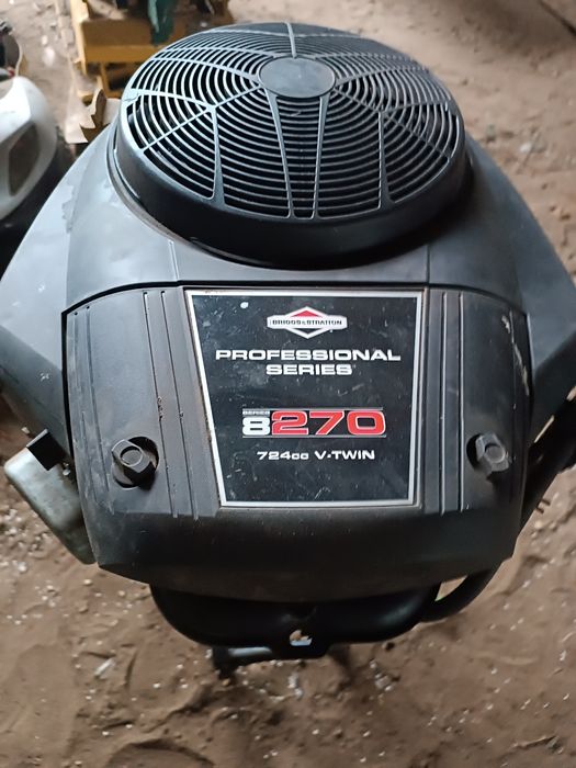 Kosiarka traktorek Silnik Briggs & Stratton V2  27hp