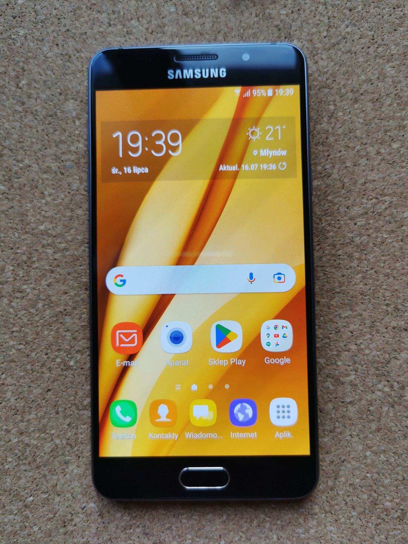 Samsung Galaxy A5 2016 w salonowym stanie.