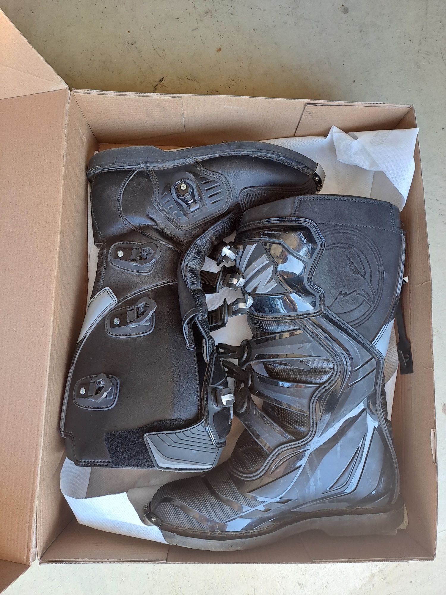 Buty raven trooper