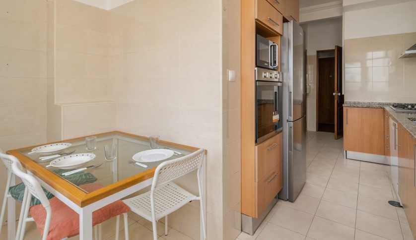 Quarto Arrendar, Despesas incl, Aceita animais pequenos, Lumiar-LISBOA