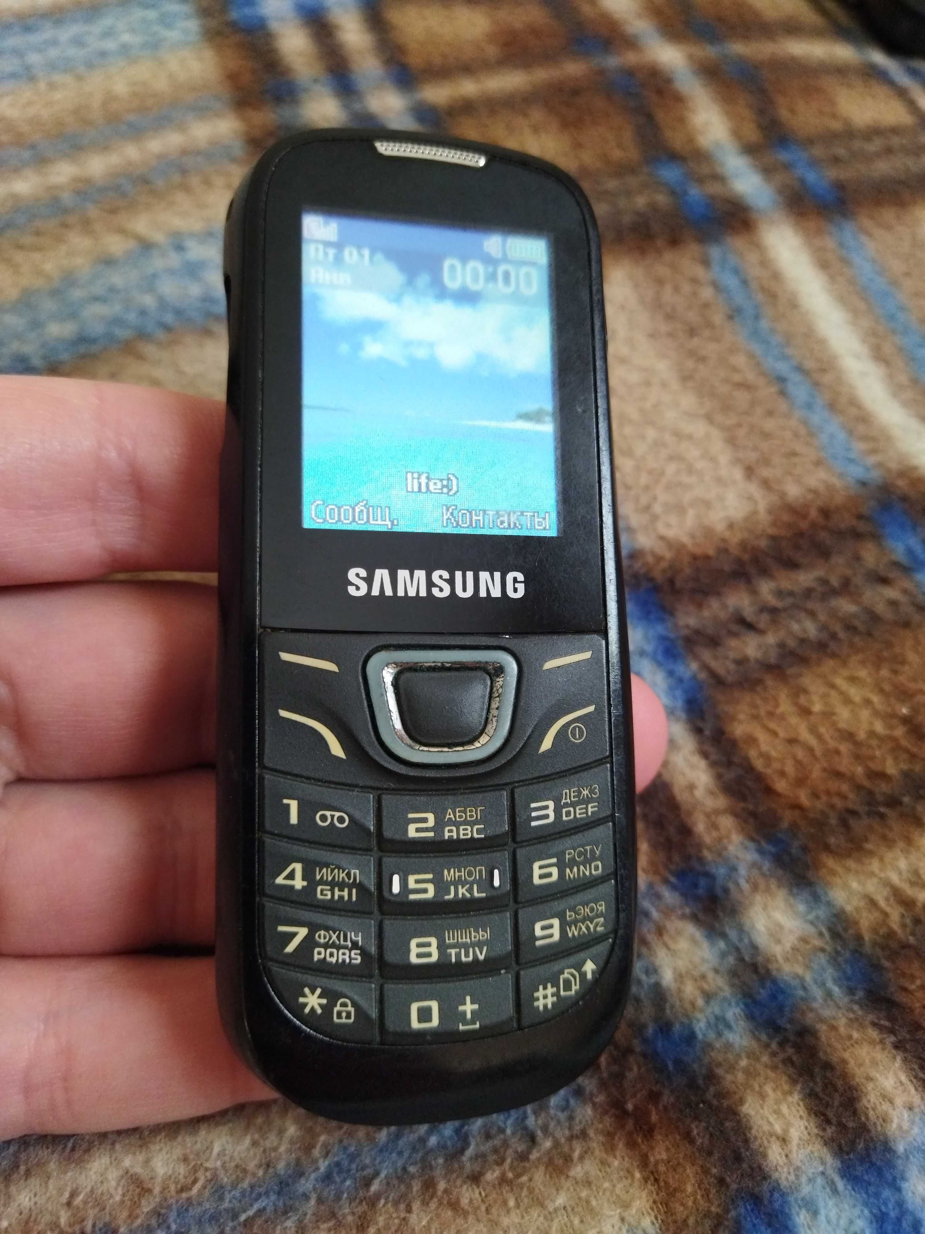 Samsung E1225T + зарядка на 1 симку. Отправка по НП