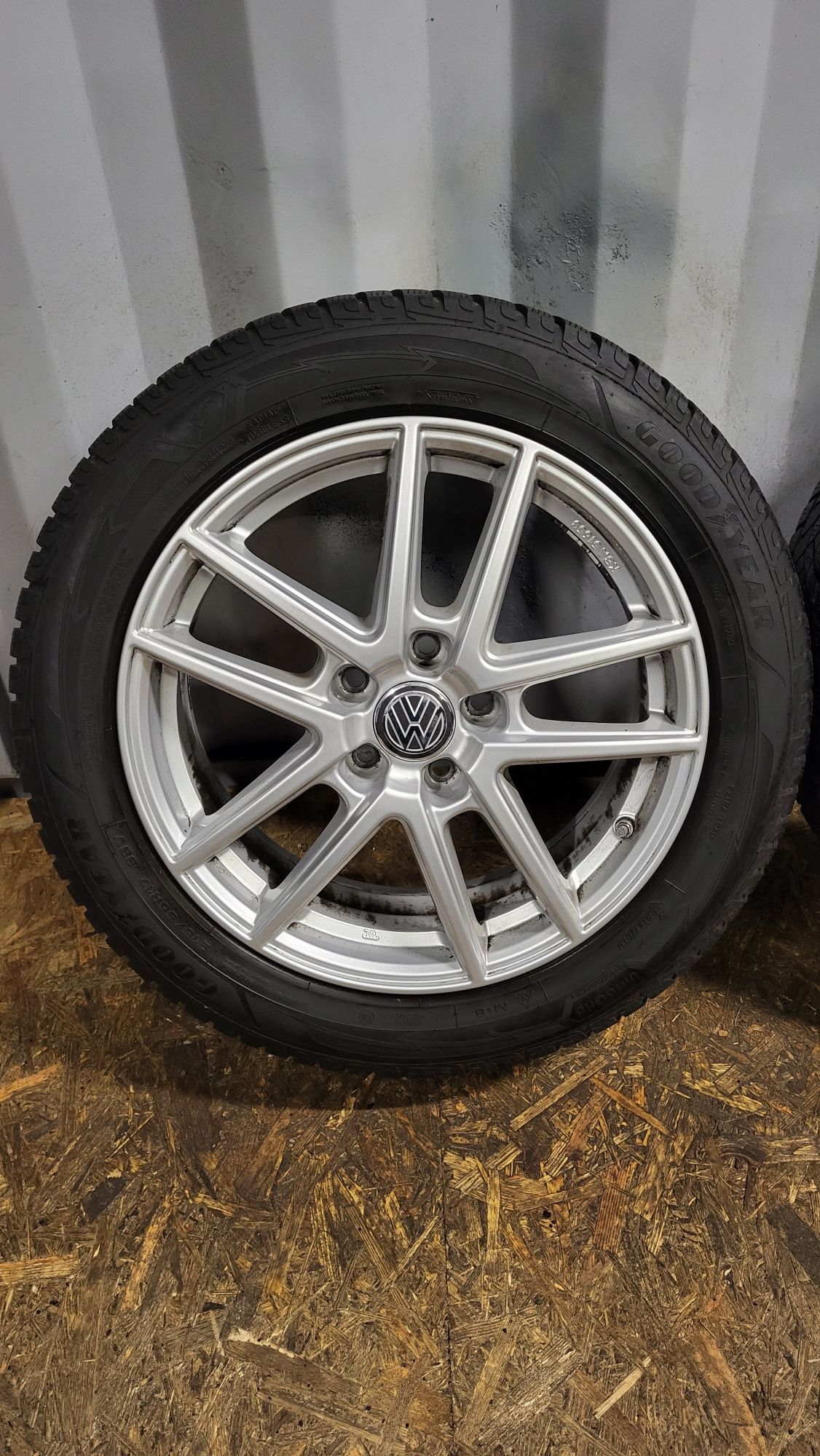 Alufelgi VW 17" 5x112 z oponami 215/55 R17 Passat B8 B7 Skoda Superb