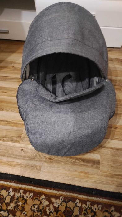 Fotelik nosidełko samochodowe