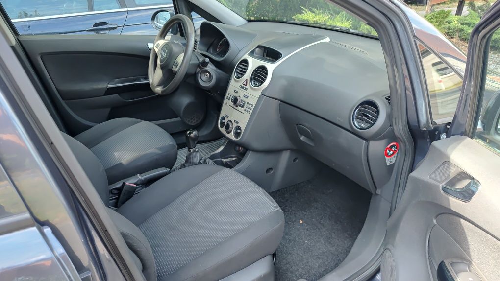 Opel Corsa 1.4 Benzyna  5 drzwi,        Bez Rdzy
