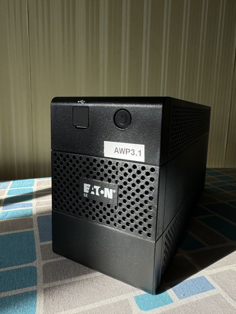 Источник бесперебойного питания EATON 5E essential UPS