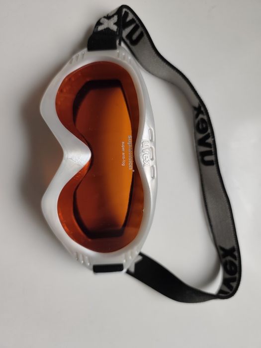 Dziecięce gogle narciarskie marki UWEX na wiek 4-7 lat