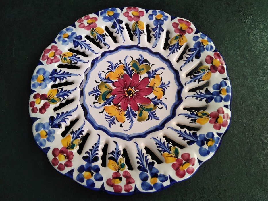 pratos de louça de Alcobaça