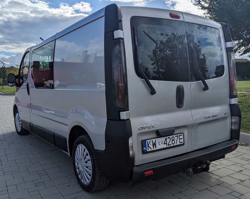 Opel Vivaro 1.9TDI 6ступка MAXI база оригінальний груз-пас в Україні