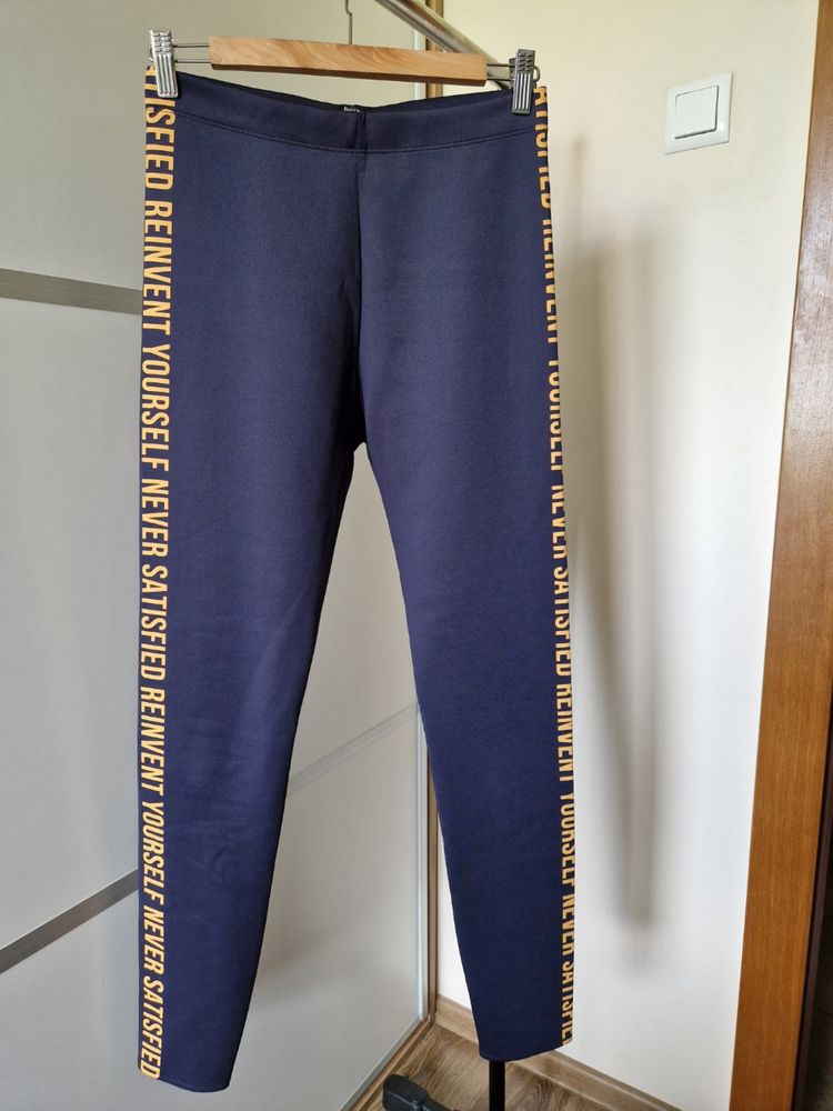 Legginsy granatowe bershka M/L z lampasem sportowe na gumce legginsy