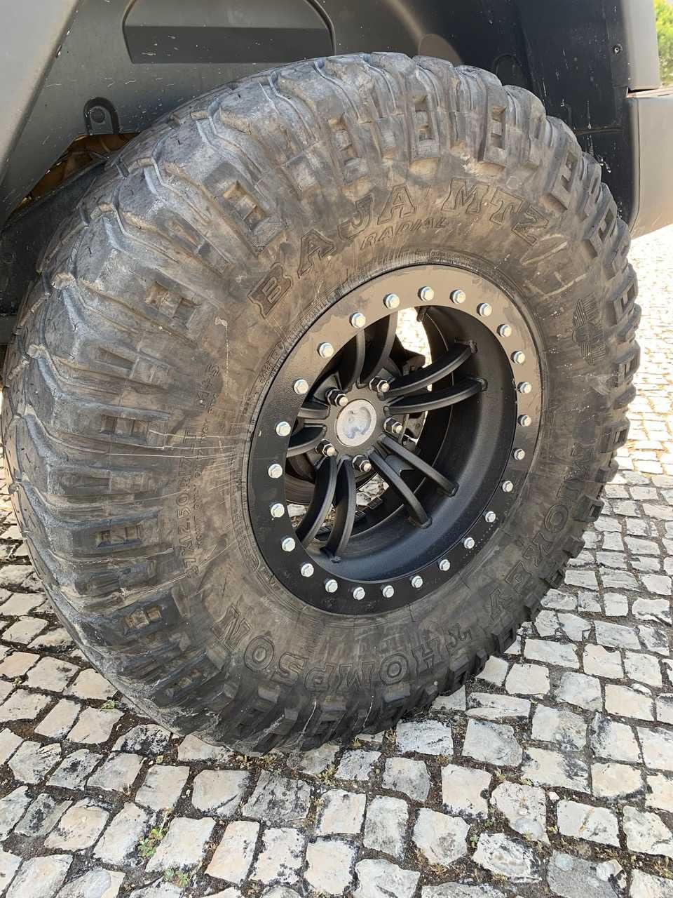 4 Pneus Mickey Thompson Baja MTZ 37x12.50xR17