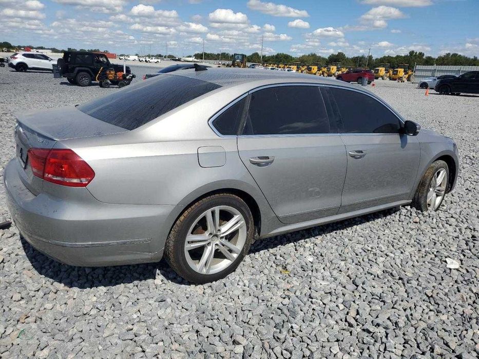 В дорозі VOLKSWAGEN PASSAT SE 2014 фольцваген пасат США фото відправки