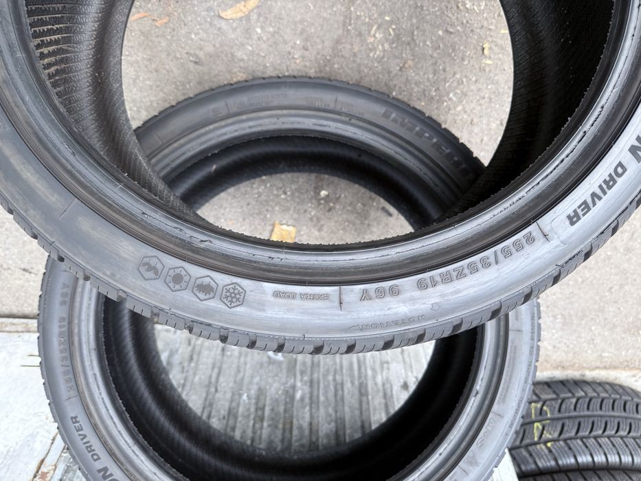 255-35-R19 . Всезонка. 23 рік Склад резини.