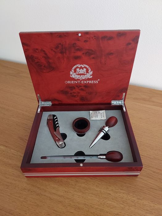 Caixa de madeira com Sommelier Orient Express