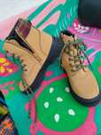 Botins menino semi novo