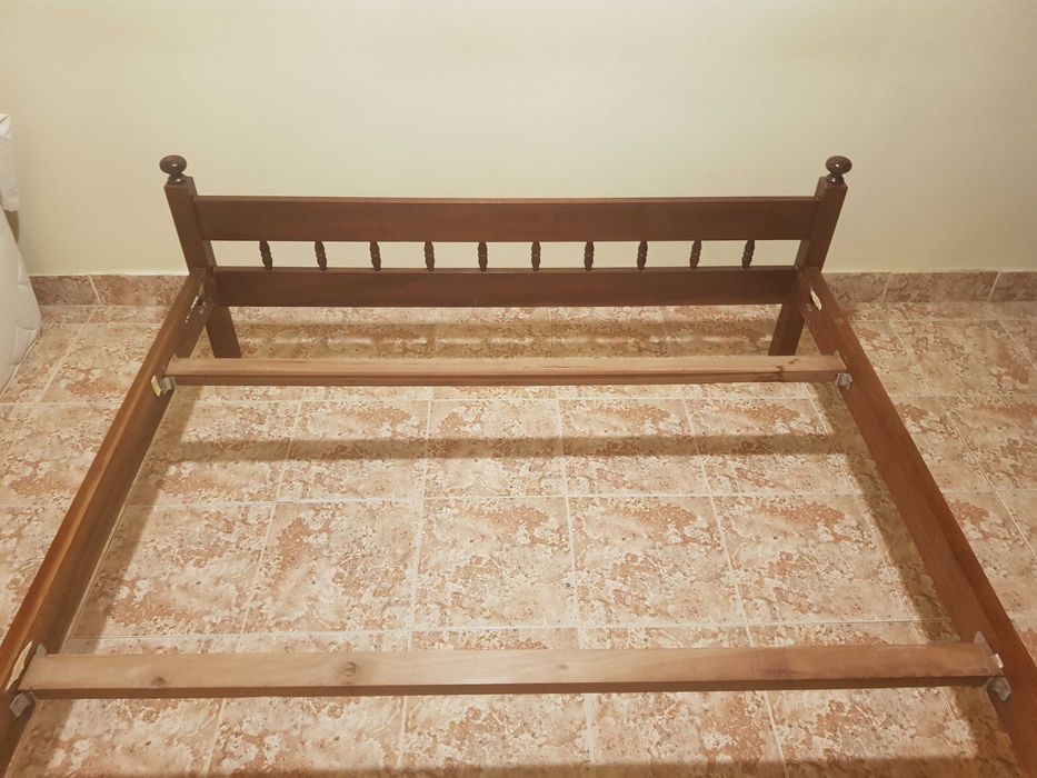 Vendo estrutura de cama antiga