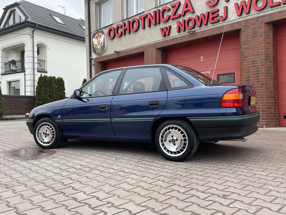 Opel Astra F sedan  1.4 8v stan idealny, żólte tablice ZABYTEK