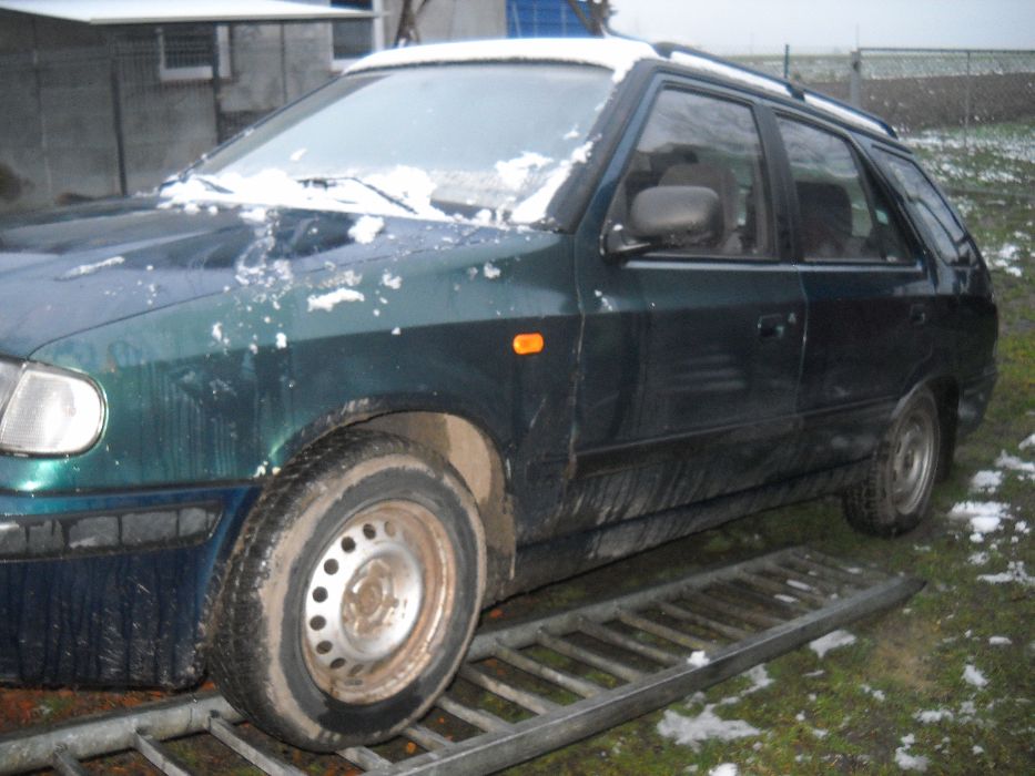 Skoda Felicia kombi przeznaczony na części 1.6benzyna8V zielonymetalik