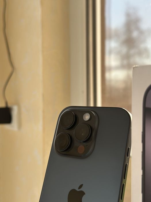 Iphone 16 pro 128Gb/ Black Titanium