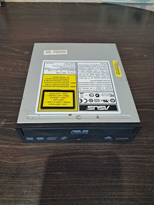 Процессор E8400 Core 2Duo 3 Ghz, память 4 Gb, кулер*2, радиатор. DVD