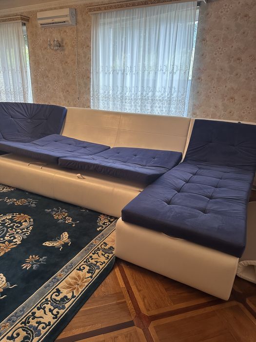 Продам диван Великий