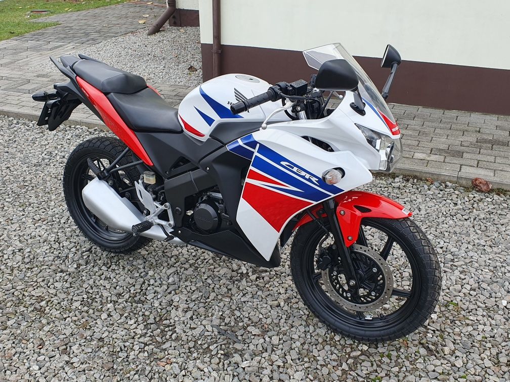 Honda cbr 125  2016 rok  (yzf-r 125 mt 125 cb 125)