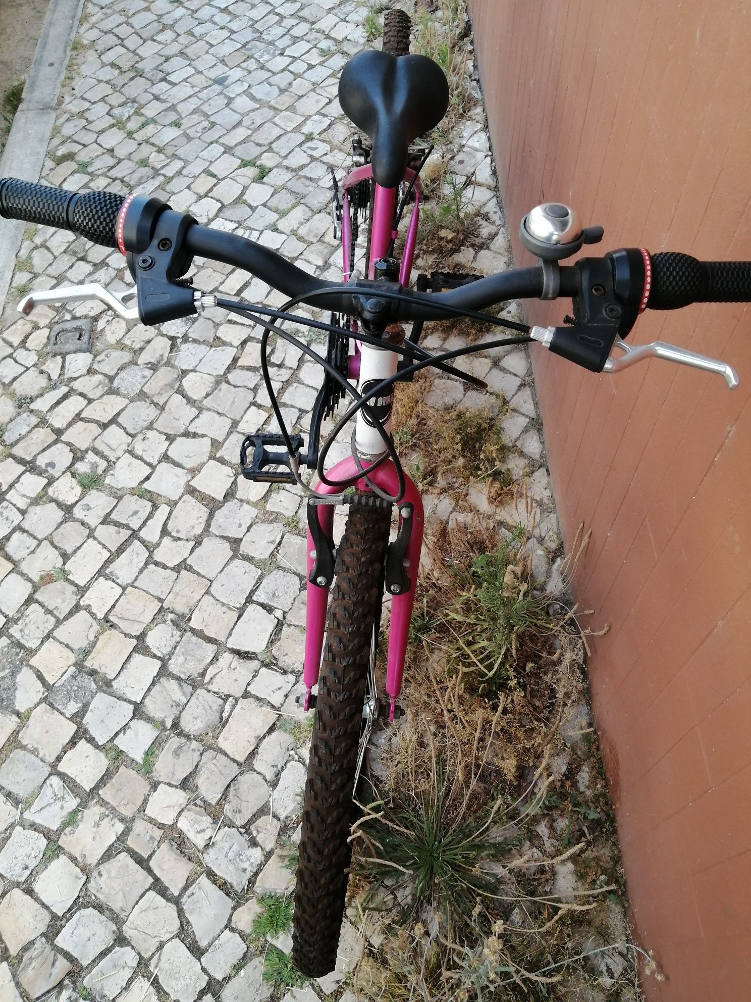 BICICLETA de CRIANÇA /JOVEM, RODA 20. 15 mudanças nos punhos. Impecáve