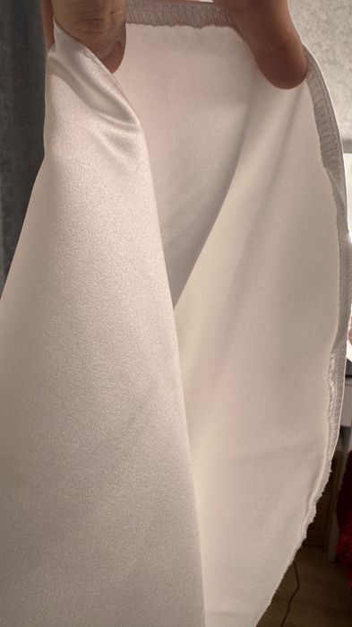 Ніжна дитяча сукня білого кольору