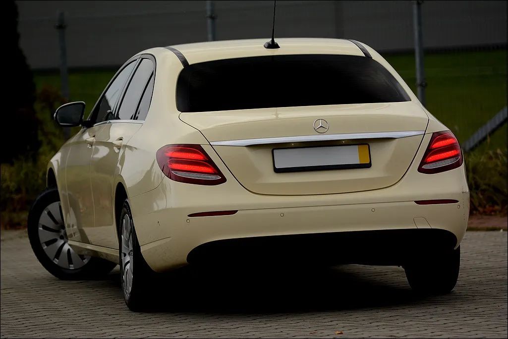 Mercedes-Benz Klasa E W213 * E 200d 150KM * MANUFAKTUR * TAXI * z Niemiec *