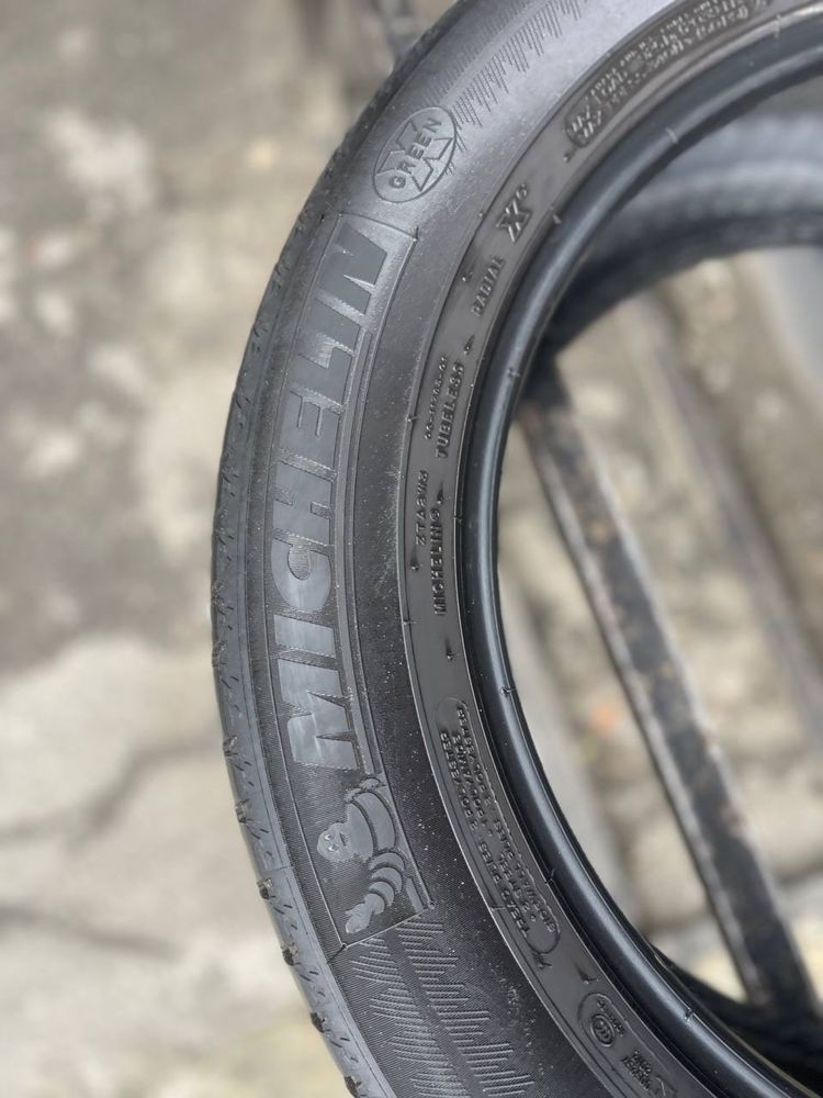 Шини бу 235/55/ r19 літо Michelin