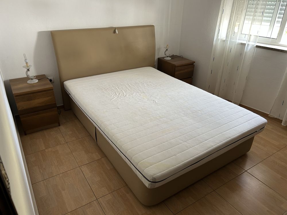 Quarto de casal como novo. So ate sabado