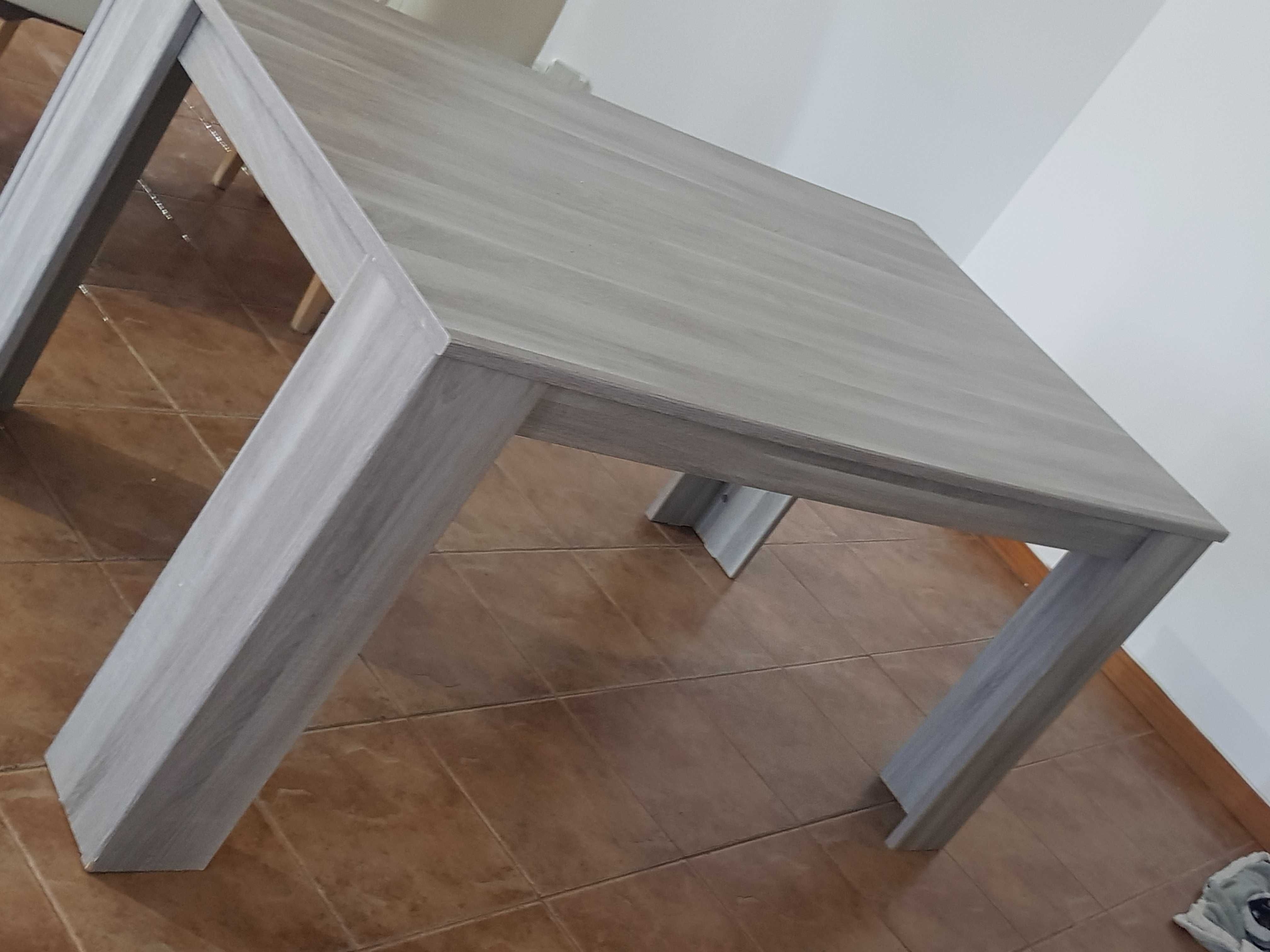 Mesa usada para desocupar
