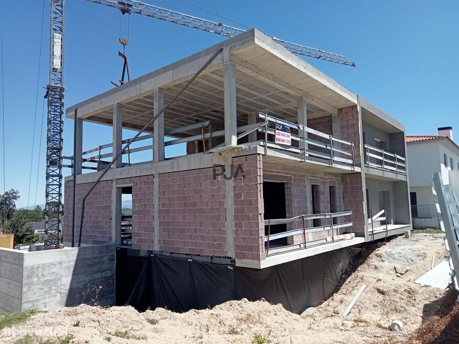 Moradia Geminada T3 em Nelas