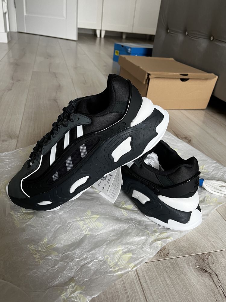 Adidas Oznova shoes