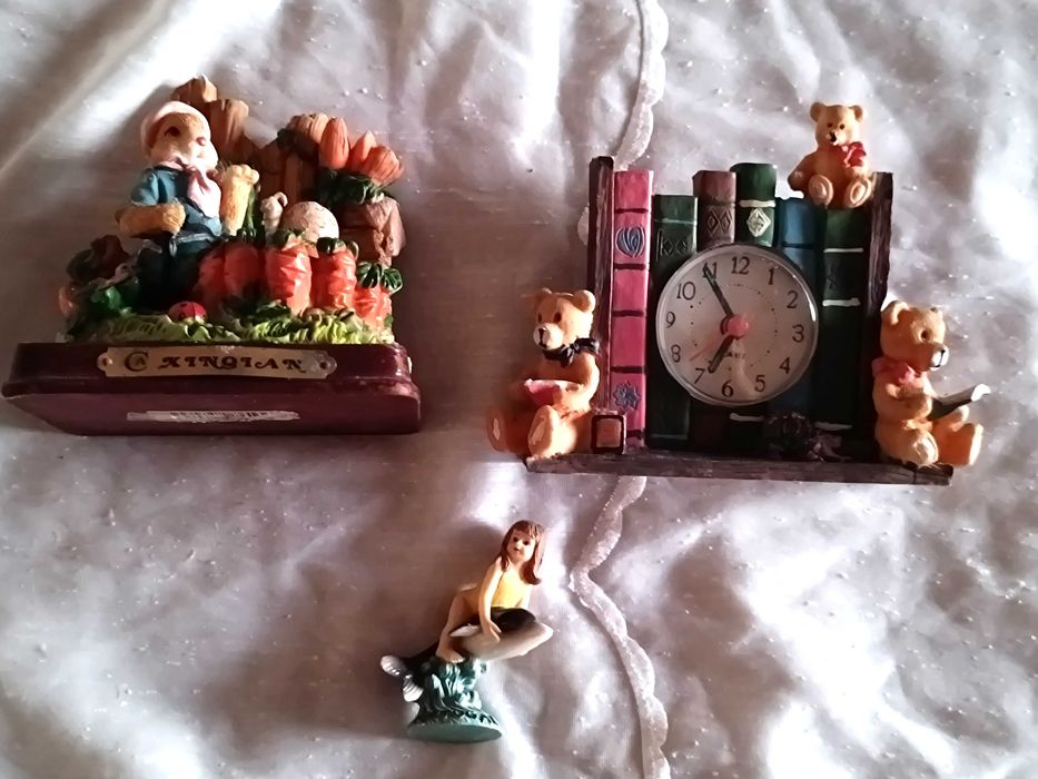 Relógio e Figuras decorativas antigas